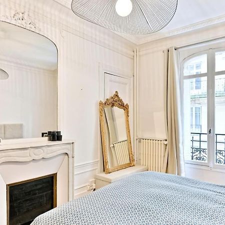 Appartement Haussmannien 17Eme Arrondissement ปารีส ภายนอก รูปภาพ