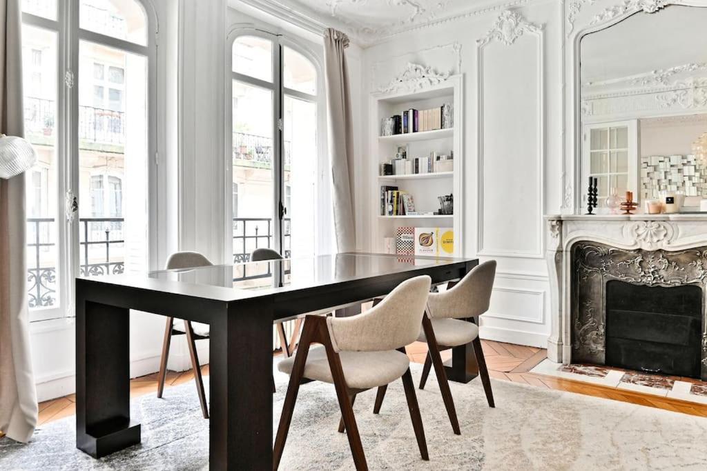 Appartement Haussmannien 17Eme Arrondissement ปารีส ภายนอก รูปภาพ