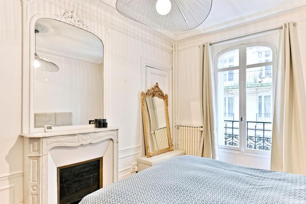 Appartement Haussmannien 17Eme Arrondissement ปารีส ภายนอก รูปภาพ