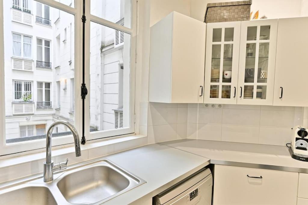 Appartement Haussmannien 17Eme Arrondissement ปารีส ภายนอก รูปภาพ