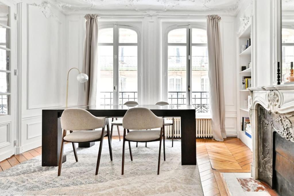 Appartement Haussmannien 17Eme Arrondissement ปารีส ภายนอก รูปภาพ